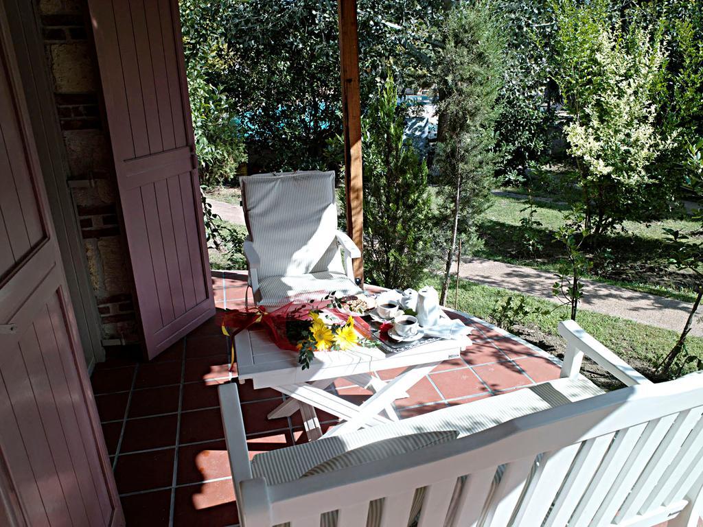 Petrino Eco Village Afytos Eksteriør bilde